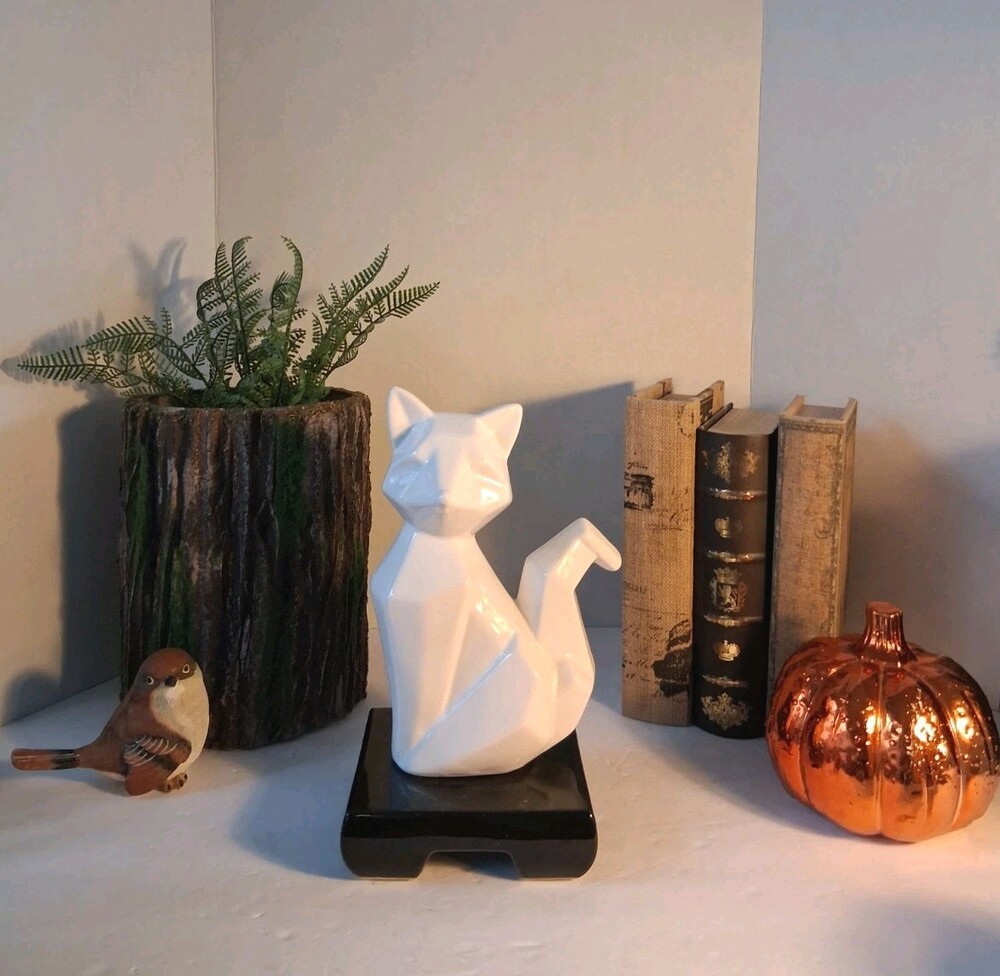 White Ceramic Fox Figurine Geometric Modern Art Statue Low Poly Sculpture Decor